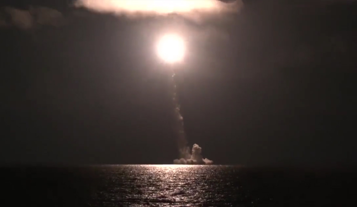 Kapal Selam Rusia Berhasil Uji Coba Peluncuran Nuklir, Jarak Tempuh Rudal Bulava 8.000 Km