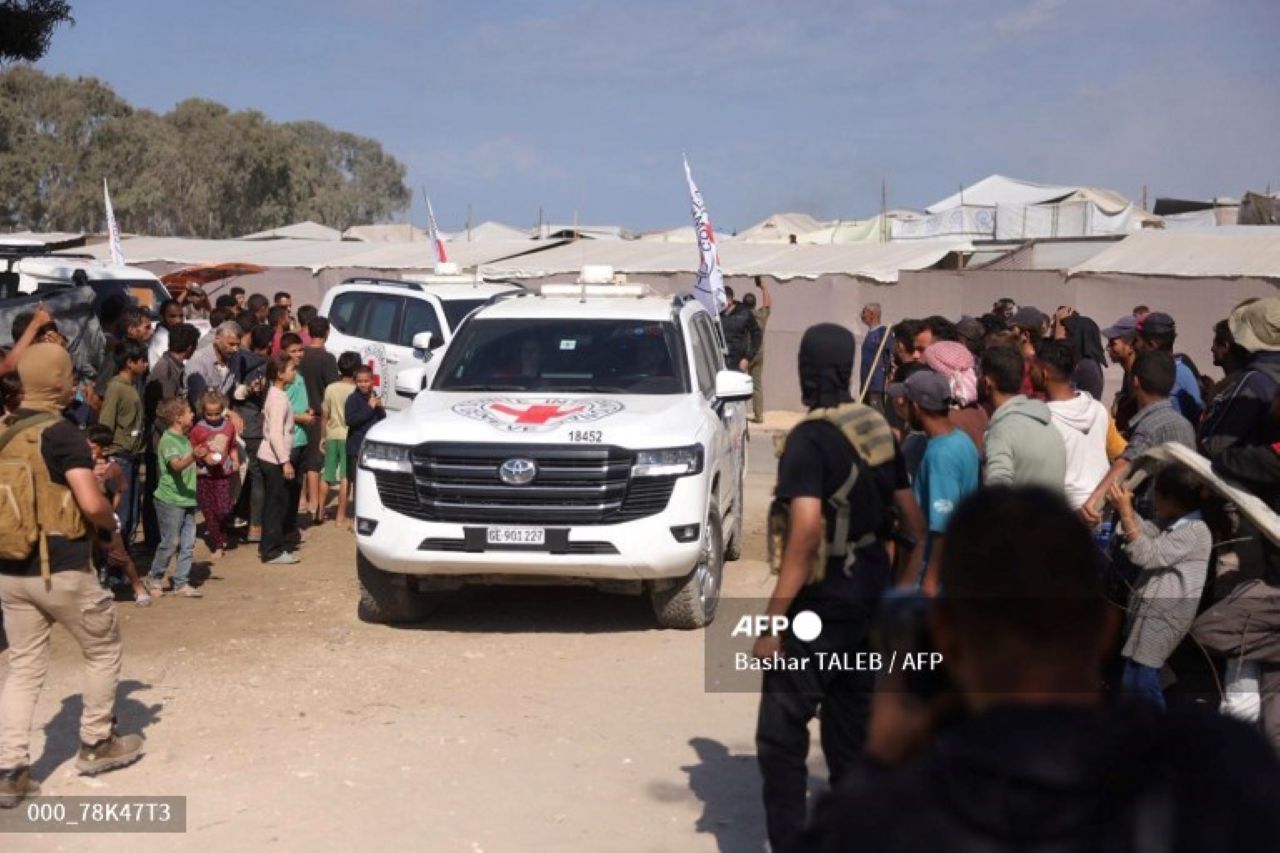 Hamas Bebaskan Seluruh Sandera Hidup, Israel Putar Lagu “Habayta” di Tengah Haru