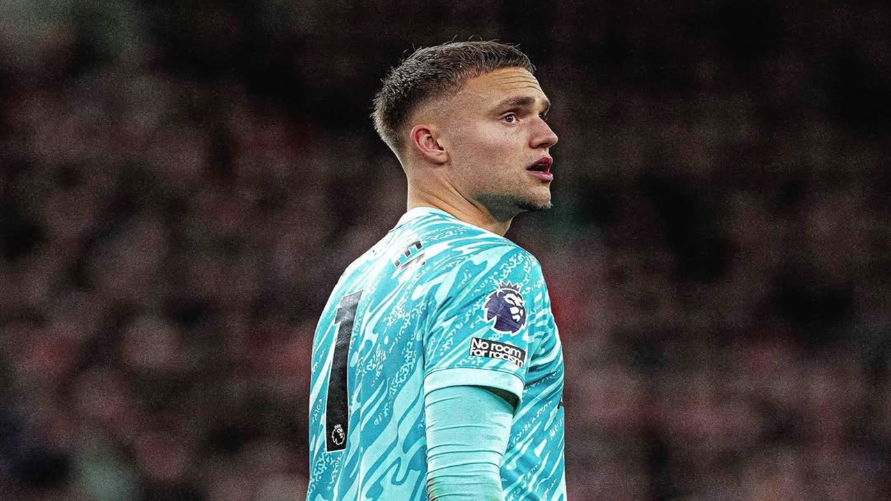 Barcelona Pantau Dekat Kiper Brighton Bart Verbruggen, Tapi Kok Baru Akan Direkrut Tahun 2026?