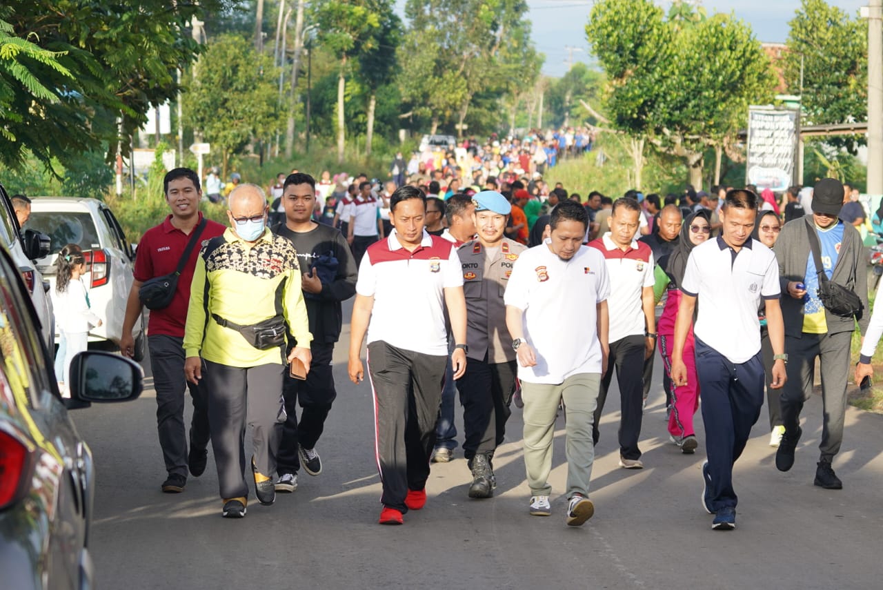 Hari Bhayangkara ke-76, Polres Lampura Gelar Jalan Sehat