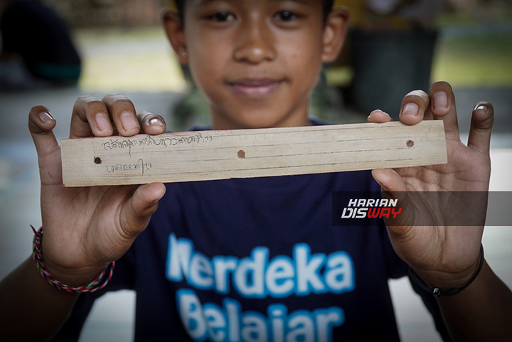 Upaya Alit Indonesia Melestarikan Tradisi Menulis Lontar untuk Anak: Digiatkan dengan Lomba Antar-kecamatan (1)