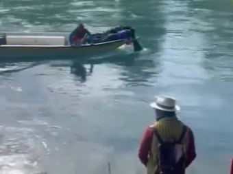 Ini Video Pilu Ridwan Kamil Berdiri di Pinggir Sungai Aare, Gus Umar: Bikin Sesak Dada