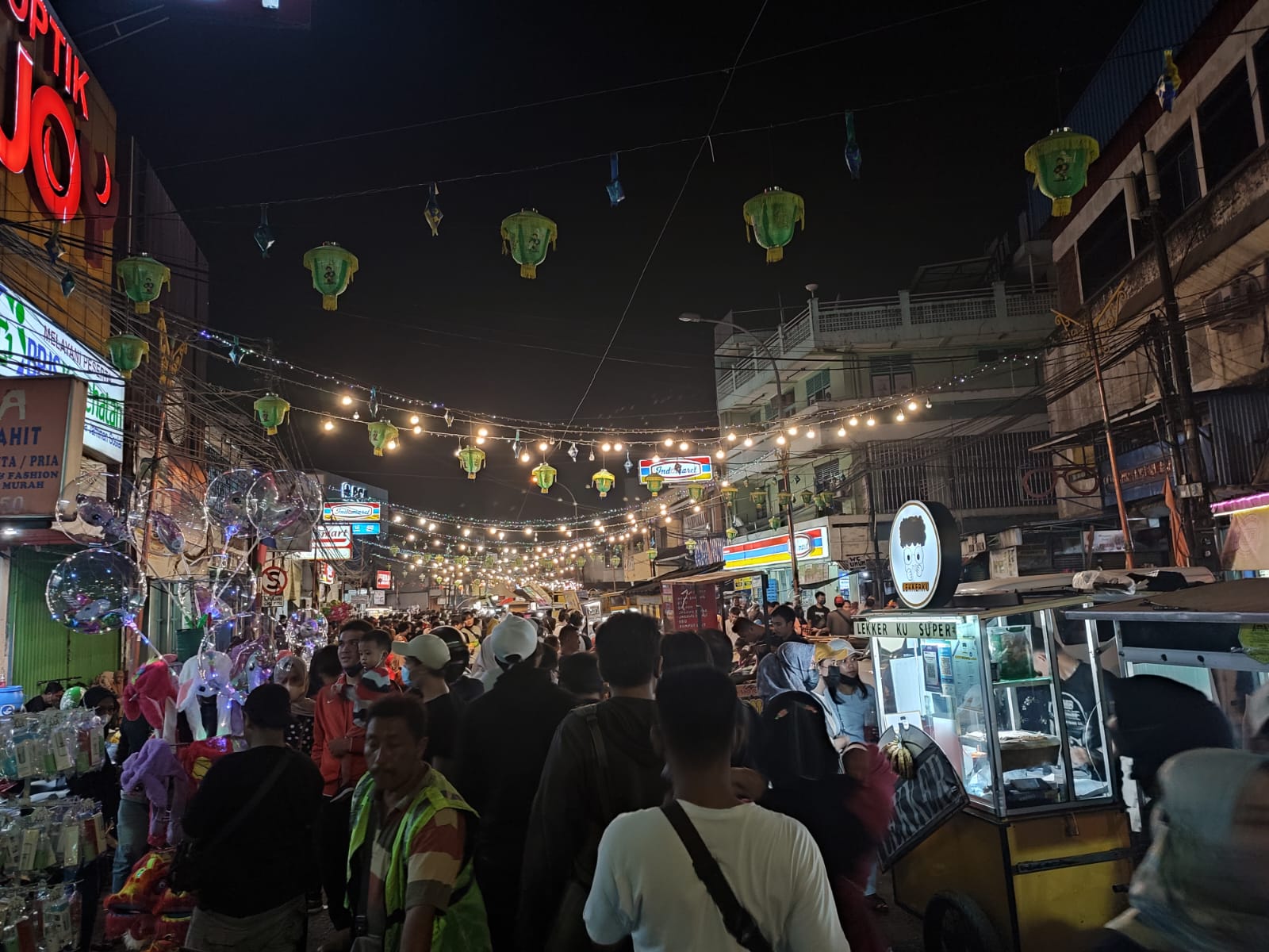 Pedagang Pusat Kuliner Pasar Lama Tangerang Untung 4 Kali Lipat, Penuh Sesak Saat Libur Lebaran