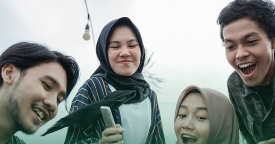 Gen Z Bisa Jadi Pahlawan Wakaf Digital, Begini Caranya Lewat HP