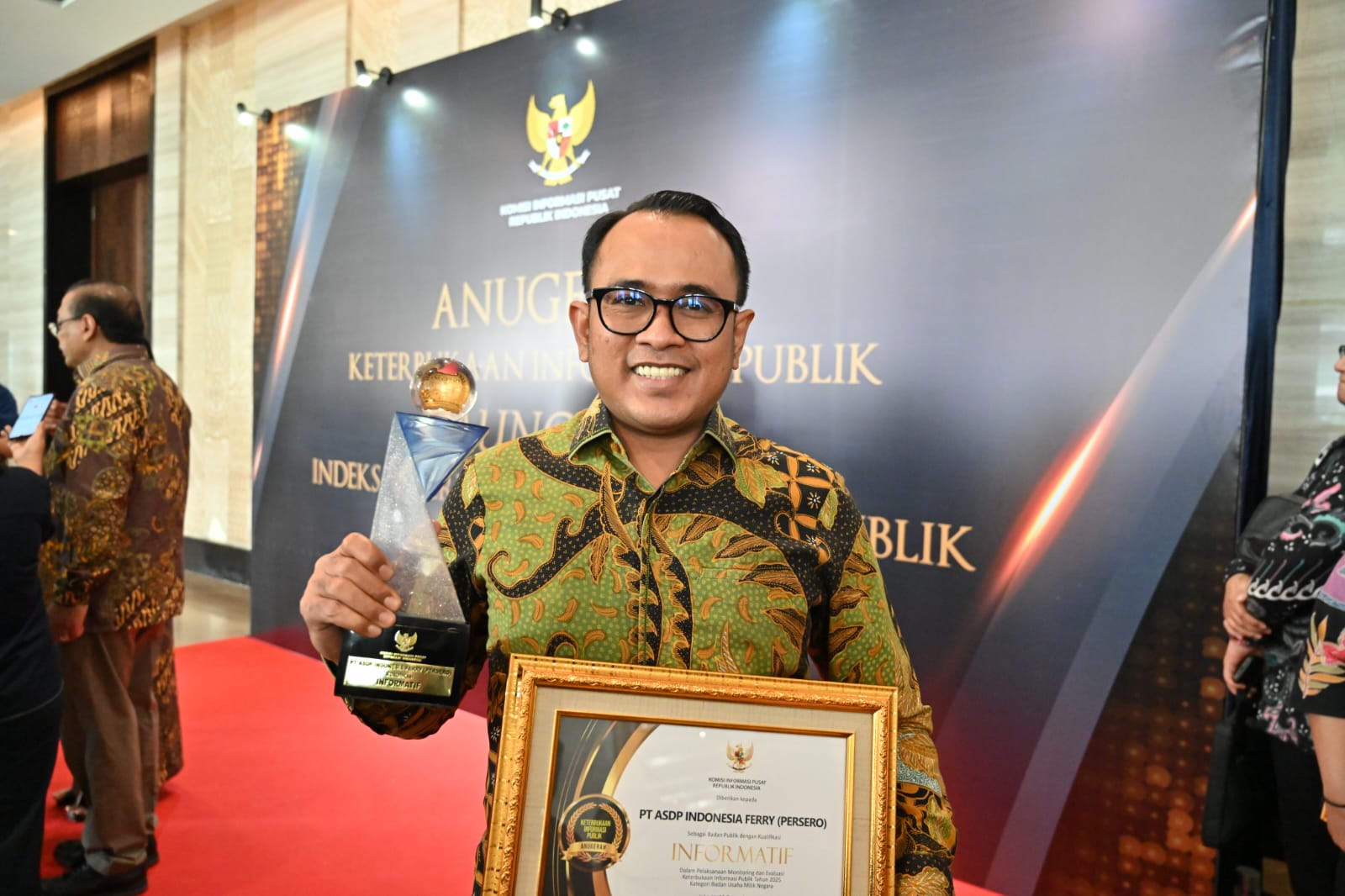 Bangkitkan Kepercayaan Publik, ASDP Raih Predikat Informatif KIP 2025 dengan Skor 94,92