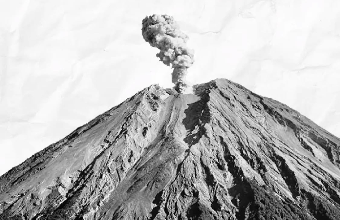 Gunung Semeru Meletus Lagi, Kolom Abu Capai 1,2 Km, Waspadai Lahar Panas