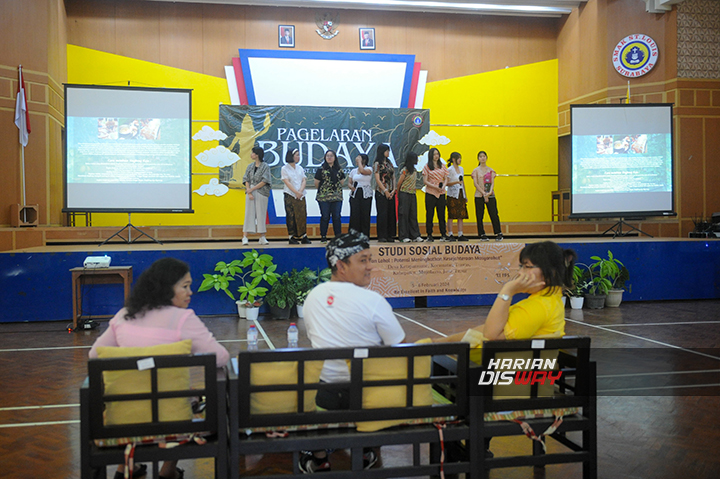 Pergelaran Budaya SMAK St Louis 1 Surabaya Hasil Studi Desa Ketapanrame