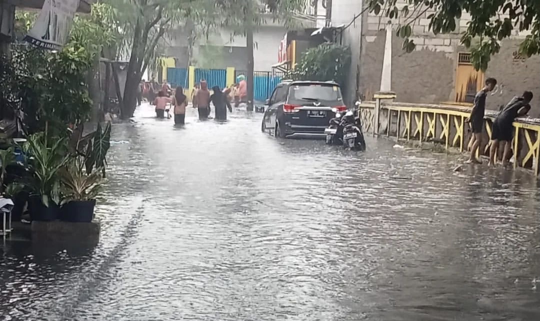 Banjir Rendam Ruas Jalan di DKI Jakarta Pagi Ini, Cek 11 Titik Lokasi dan Ketinggian Airnya