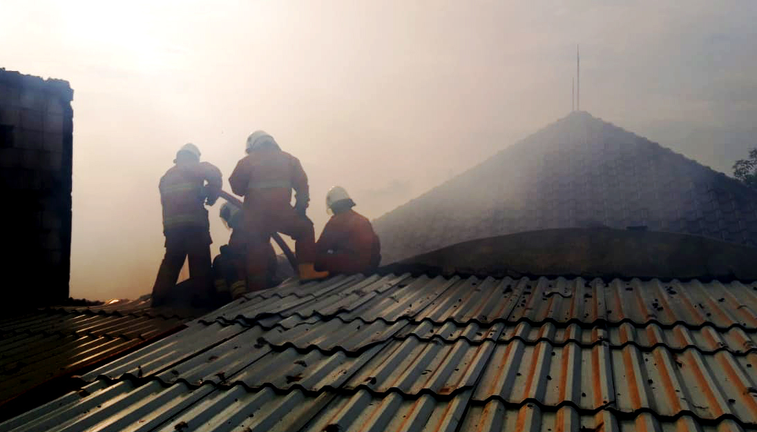 Niatnya Bakar Rumah Tawon, Yang Hangus Seluruh Bangunan