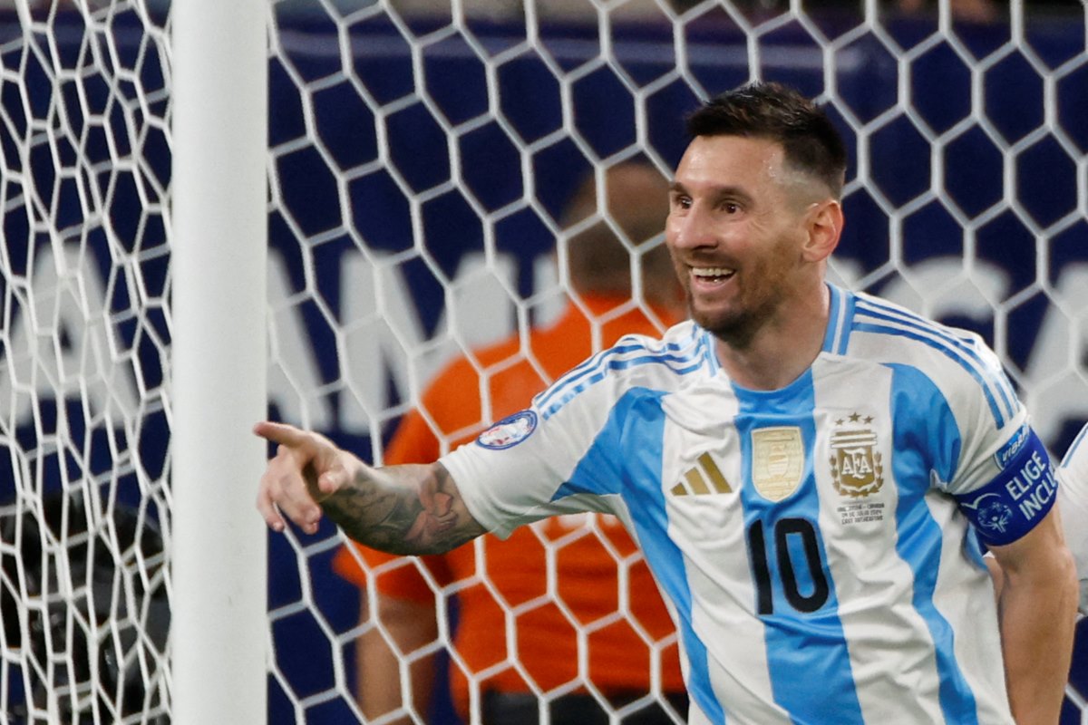 Argentina vs Canada 2-0, Messi scores first goal to take Tango to final