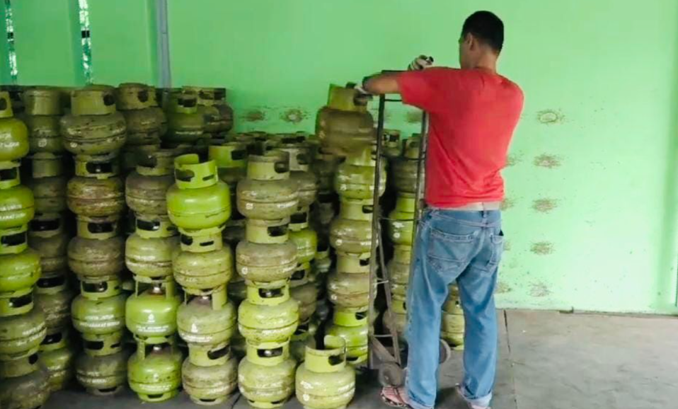 Pedagang Kecil Menjerit, Satu KTP Satu Harga Gas LPG 3 Kg Bikin 'Kecekek’
