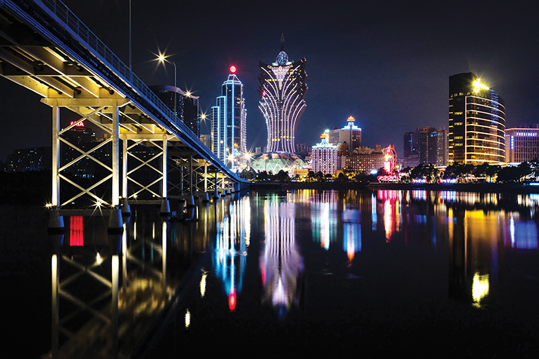Pendapatan Drop, Macau Kembali Buka
