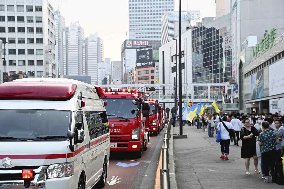 Pria Penenteng Pisau Bikin Panik Penumpang Kereta Api Shinjuku