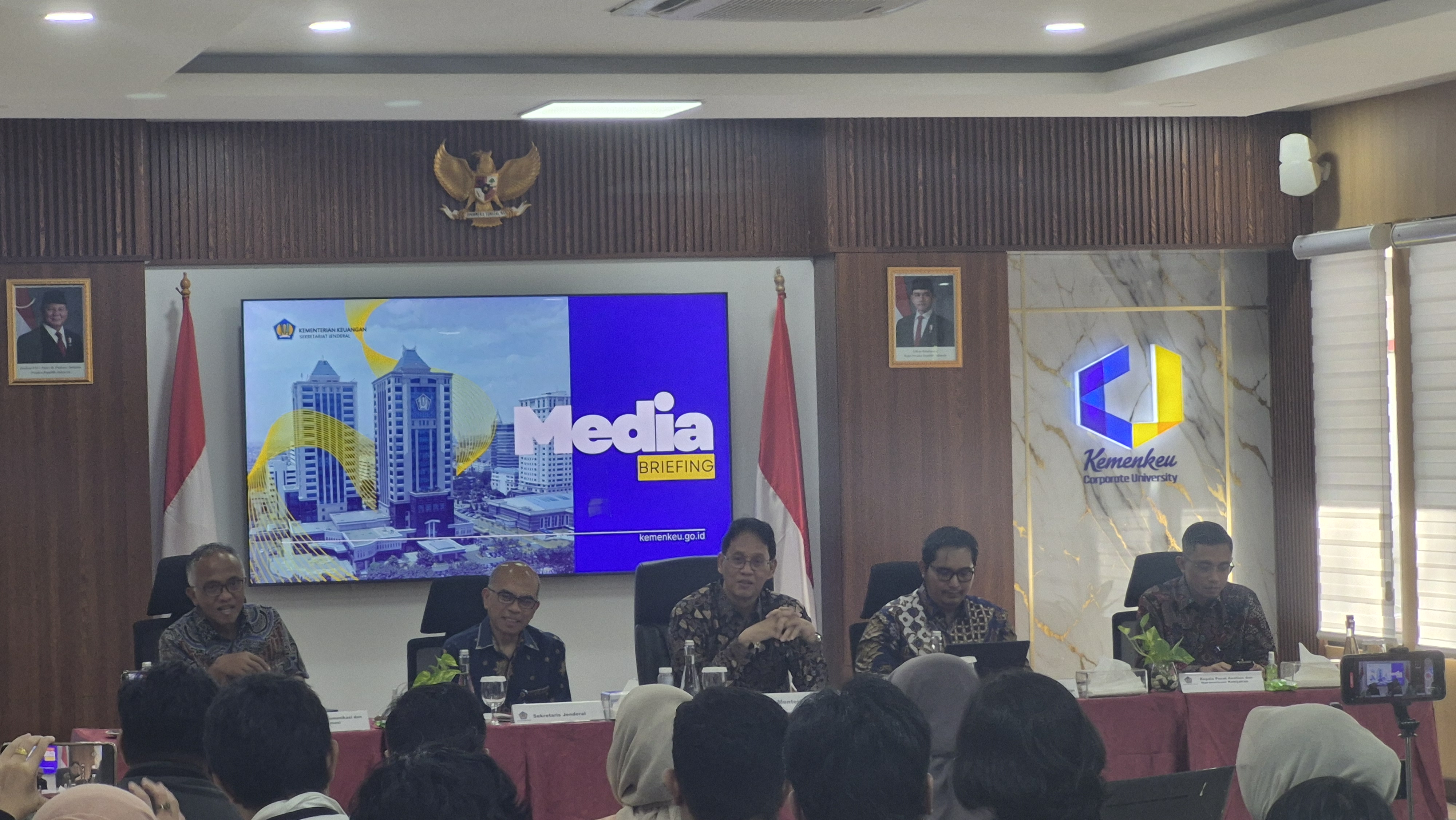 Gaduh Tarif Selat Malaka, Purbaya: Bukan Kayak Preman Gitu, Lewat Bayar!