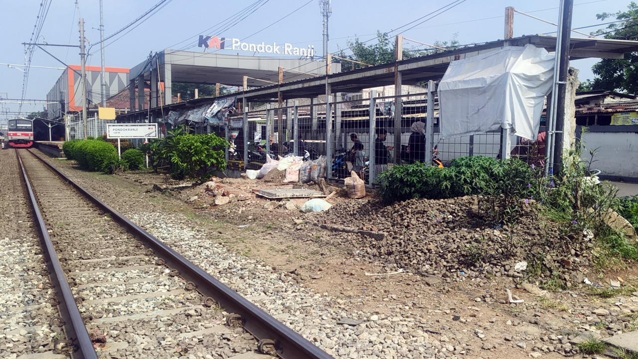 Ada Kebakaran di Tanah Abang, Aktifitas Stasiun Pondok Ranji Tetap Normal