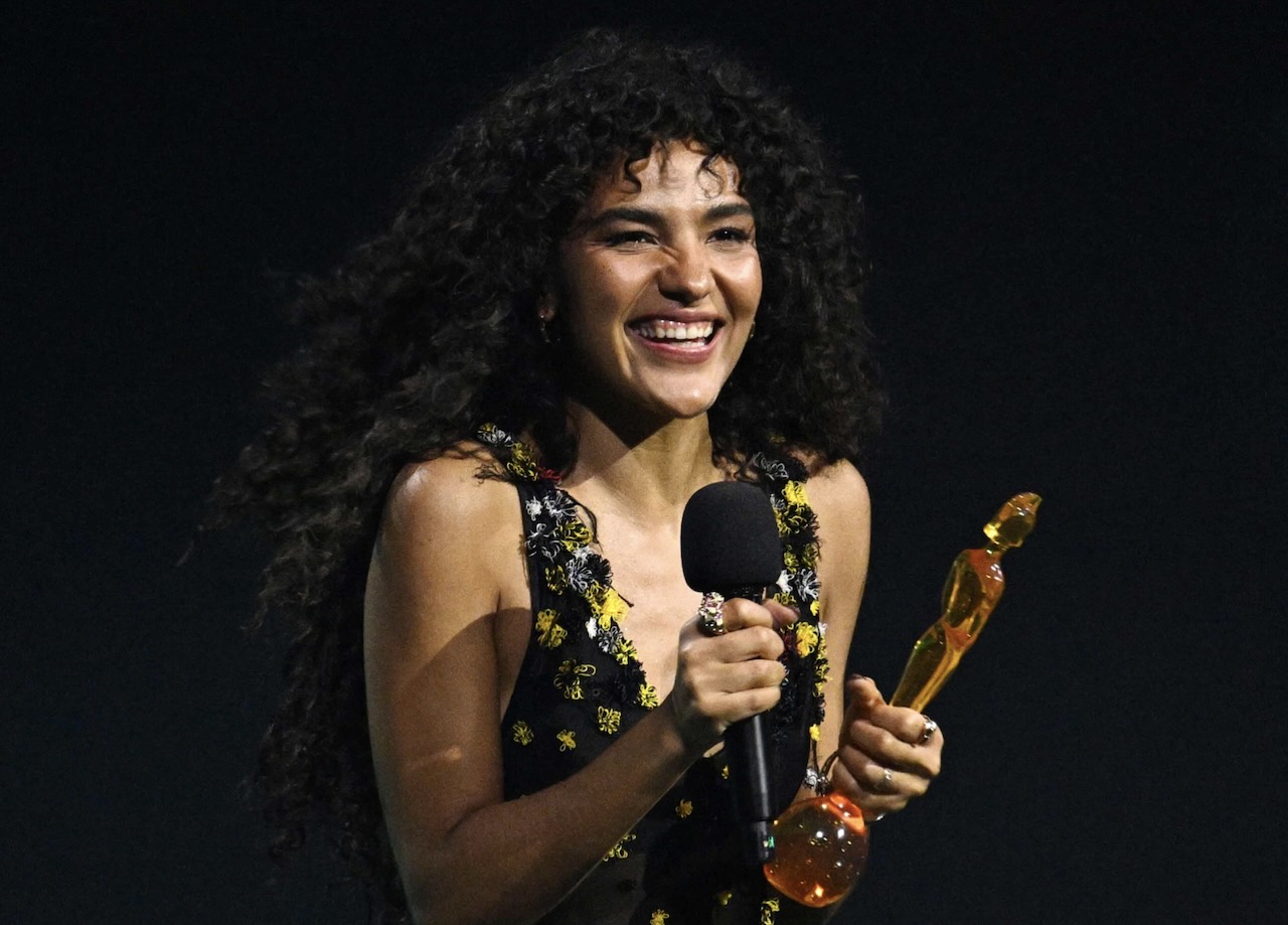 Daftar Pemenang BRIT Awards 2026: Olivia Dean Berjaya, Rose & Bruno Mars Sabet Piala