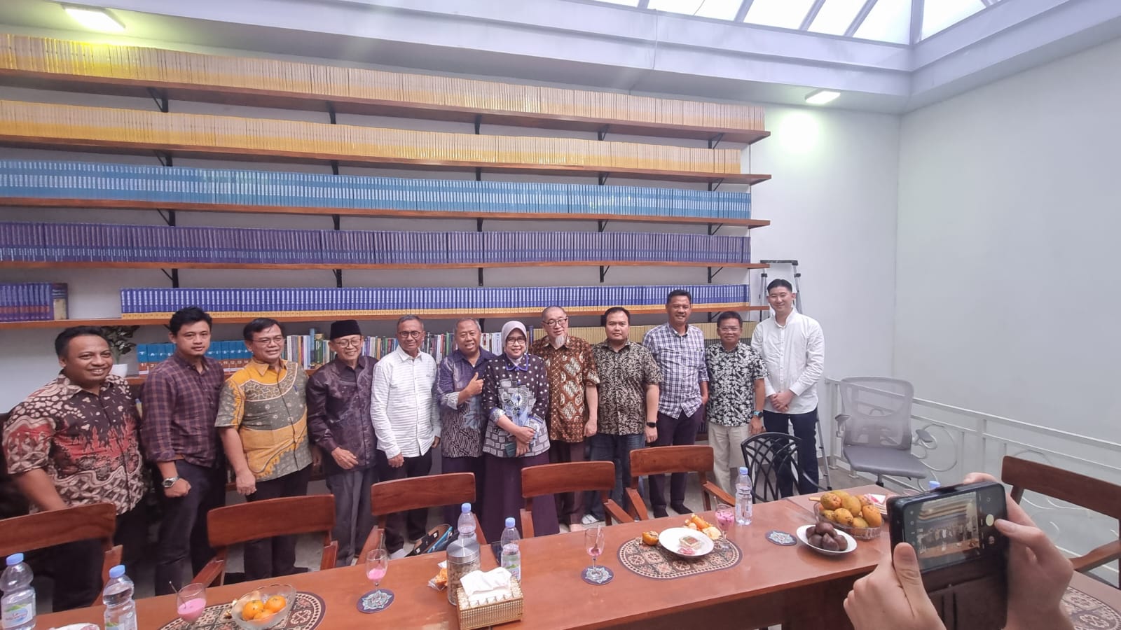 Bertemu Mun’im Sirry, Berdiskusi tentang Relasi Agama