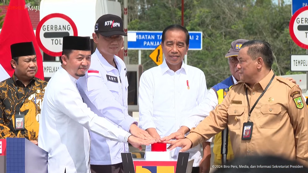 Resmikan Jalan Tol Pekanbaru-Padang Ruas Bangkinang-Pangkalan Koto Baru di Riau, Jokowi Titip Pesan untuk Pemda