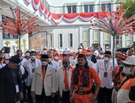 Daftarkan Bacaleg, PKS Karnaval Budaya Dari Taman Surapati ke KPU