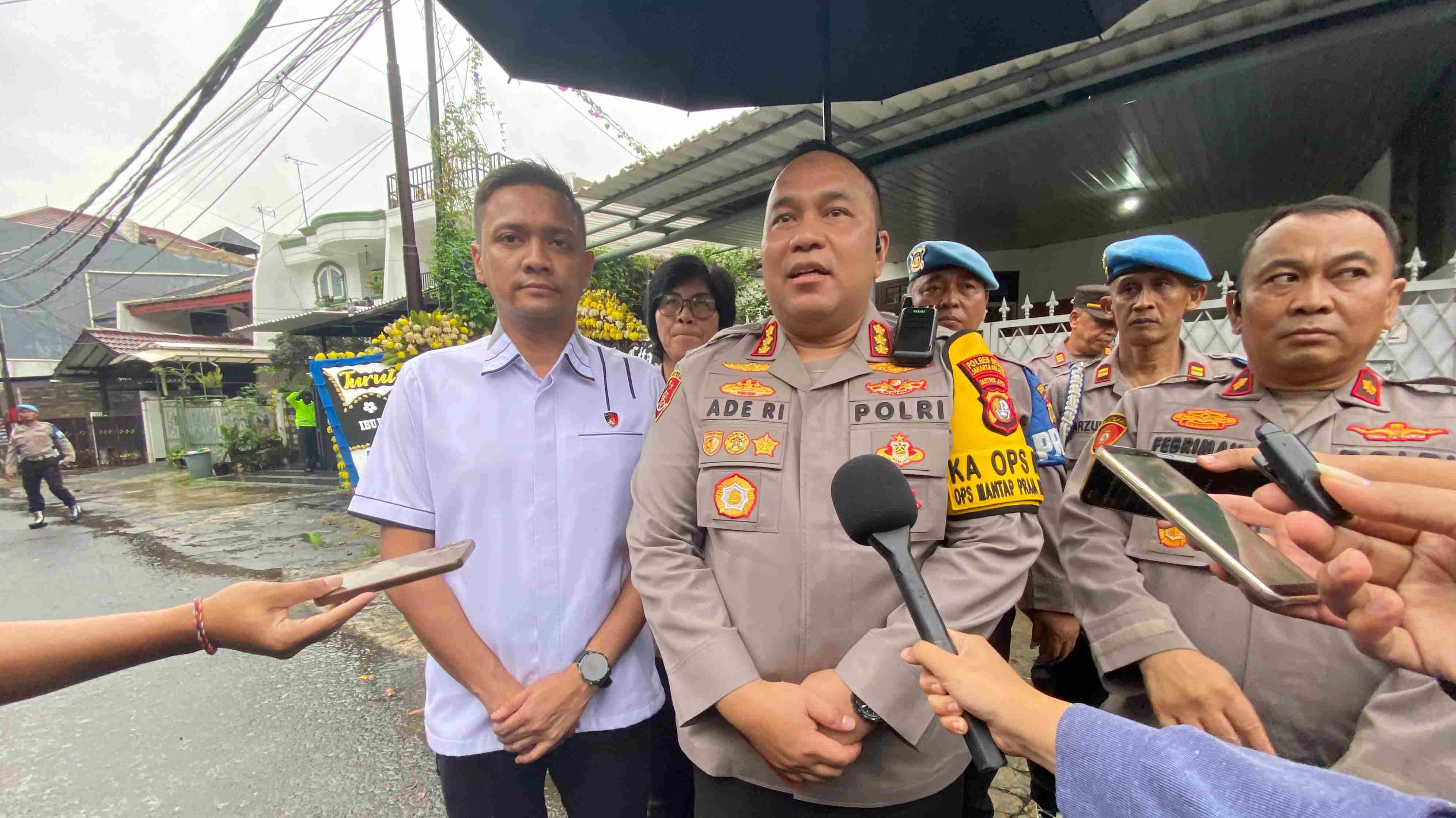 Gali Motif Pembunuhan, Kapolres Jaksel Datangi TKP Anak Bunuh Ayah dan Nenek di Lebak Bulus