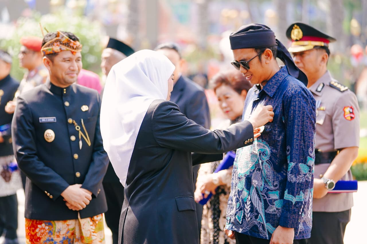 Sosok Pejuang Hak Difabel Jatim, Abdul Majid Terima Lencana Jer Basuki Mawa Beya