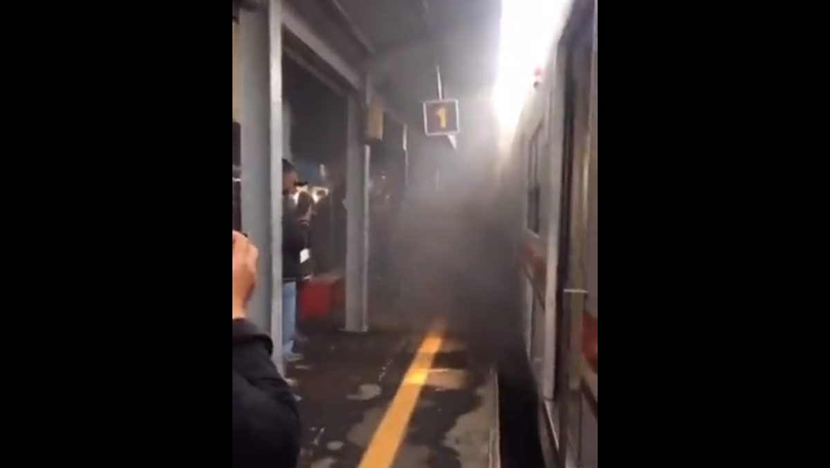 Ledakan KRL di Stasiun Bojong Gede dan Asap Tebal Bikin Panik Penumpang, KAI Angkat Bicara