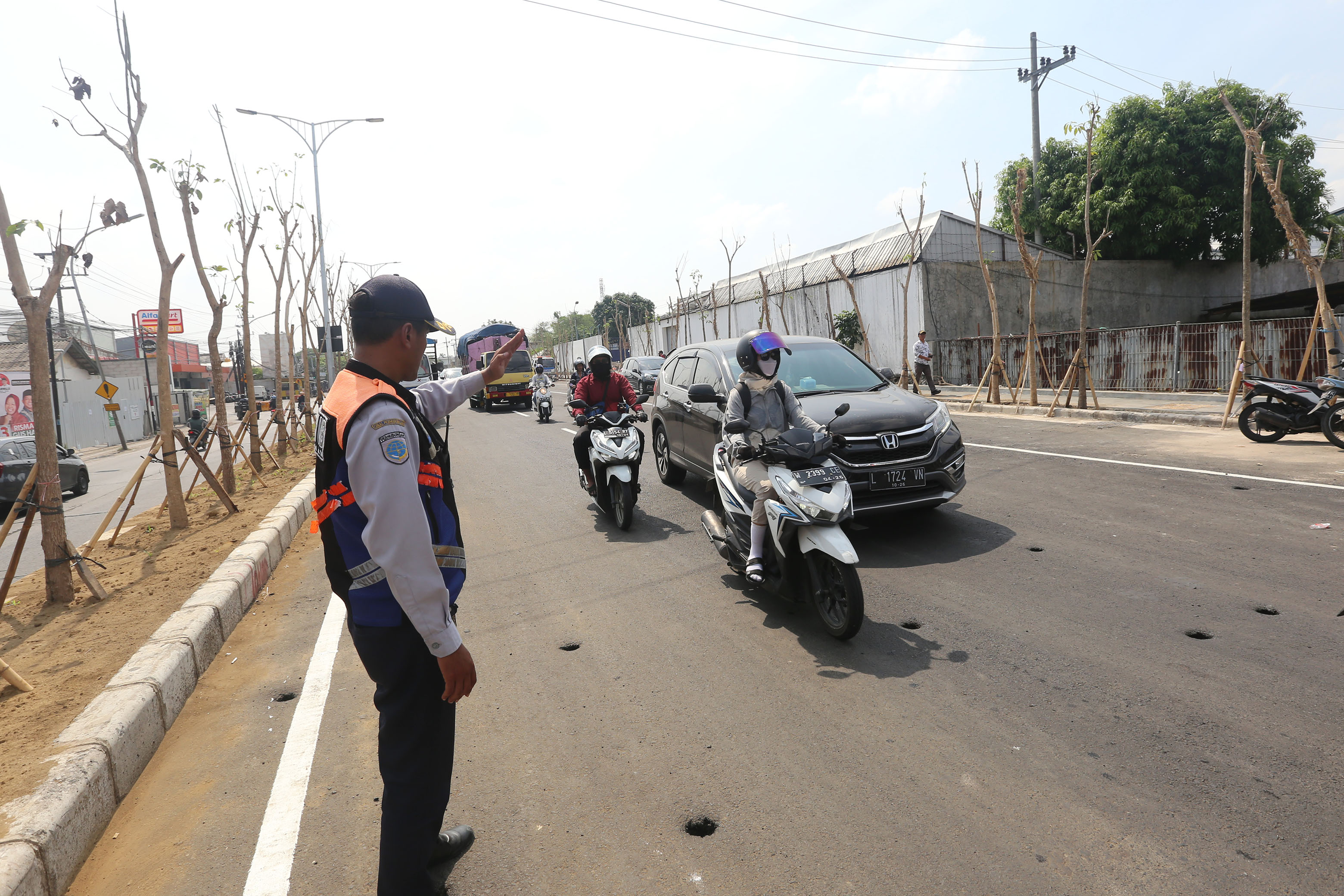 Warga Gembira Proyek Box Culvert Jalan Babat Jerawat - Pakal Kelar