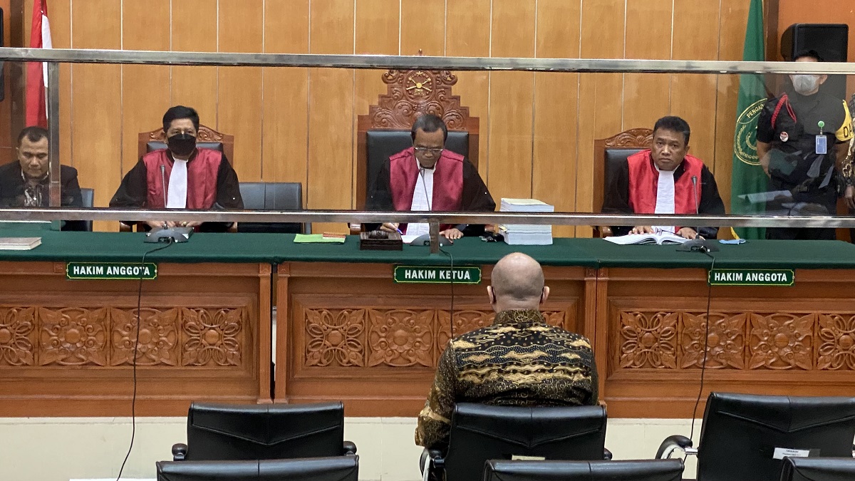 Eksepsi Teddy Minahasa Ditolak, Majelis Hakim Minta Lanjutkan Ke Sidang Pembuktian