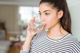 Mengapa Minum Air Putih Penting? Ini 10 Manfaat yang Harus Anda Ketahui