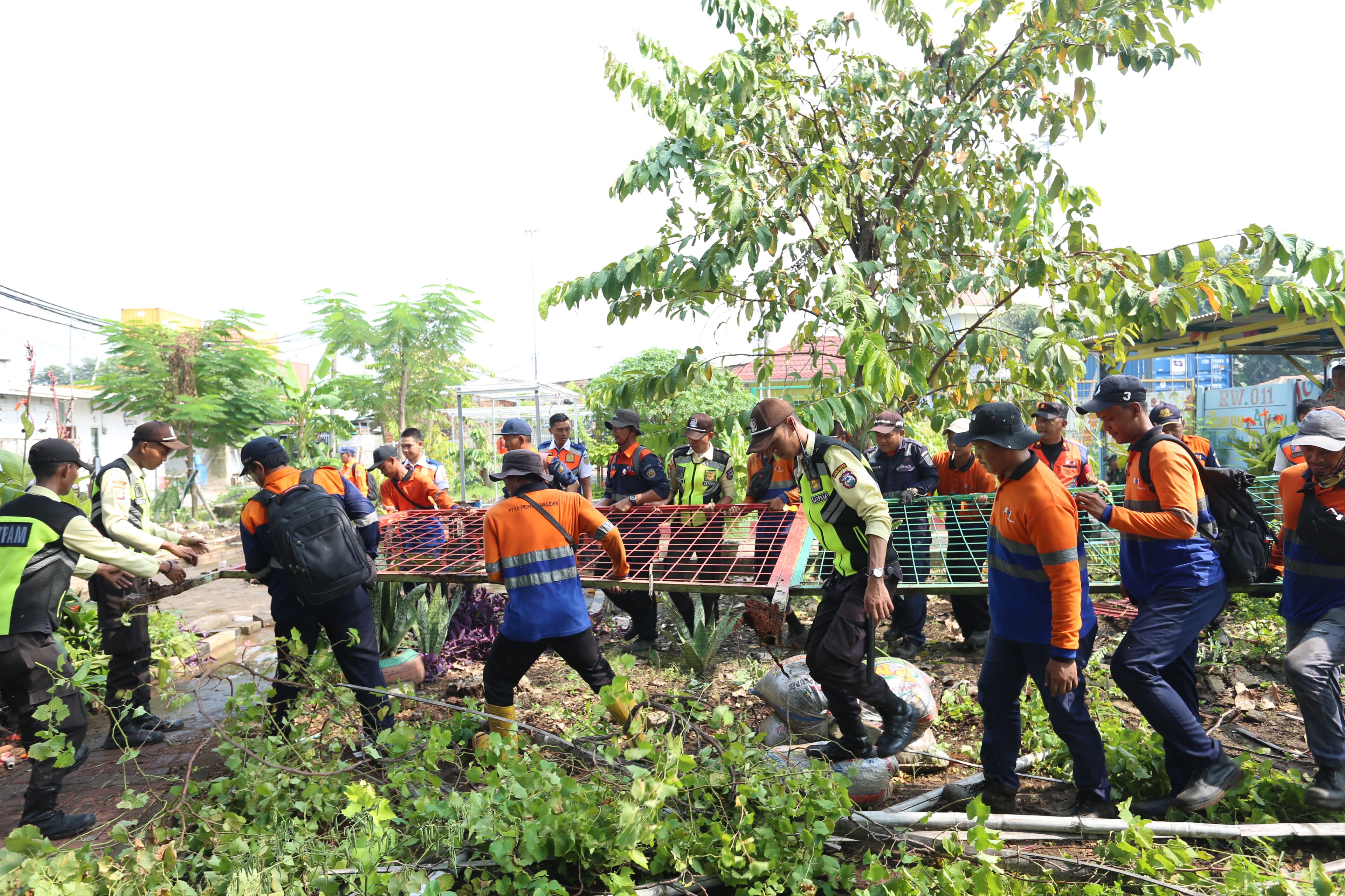 Amankan Aset, KAI Daop 1 Pagari Area Eplasemen Stasiun Tanjung Priok 
