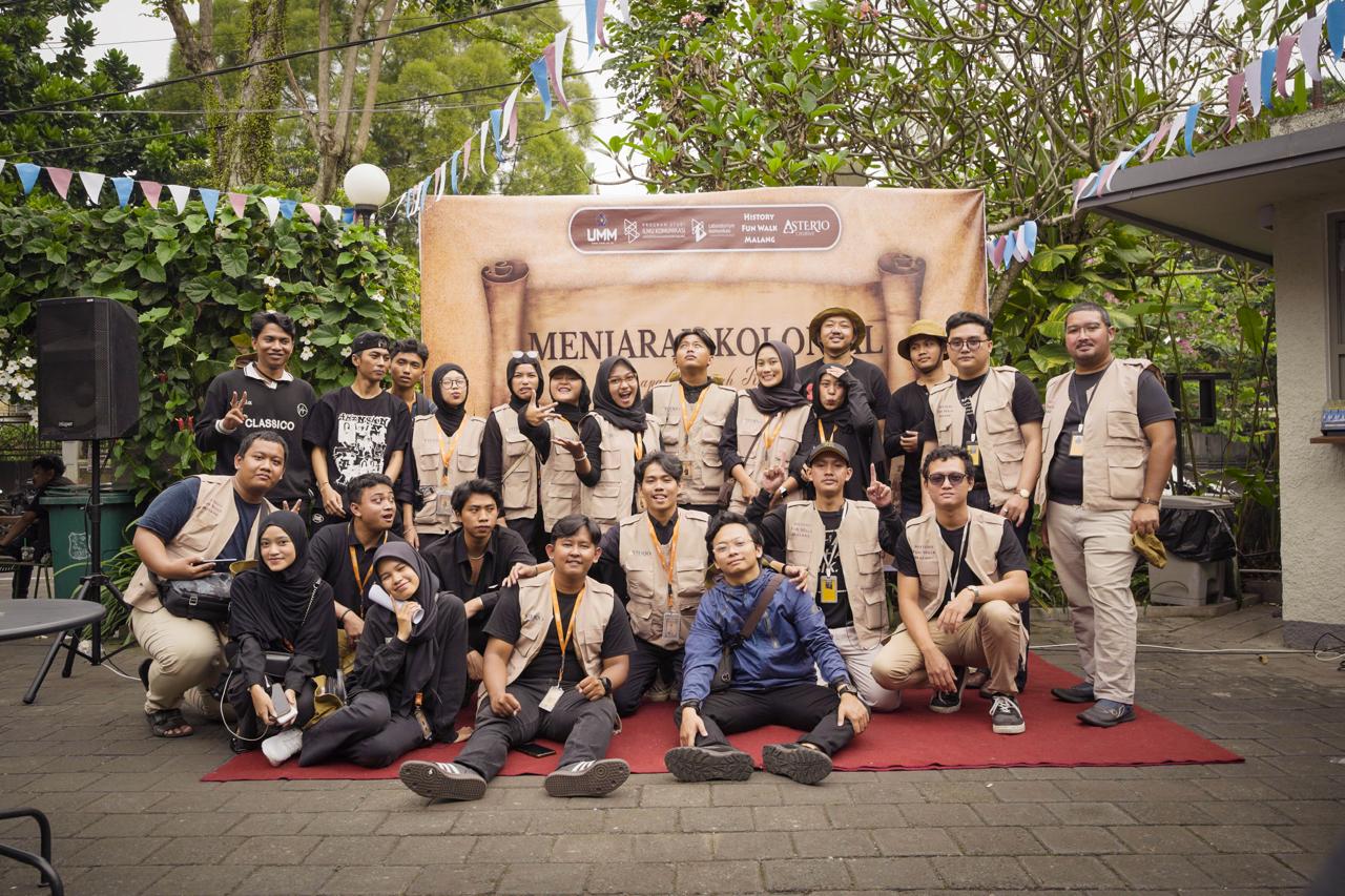 Hapus Cap Malas Jalan Kaki, UMM dan Komunitas History Fun Walk Gelar Menapak Sejarah Kolonial