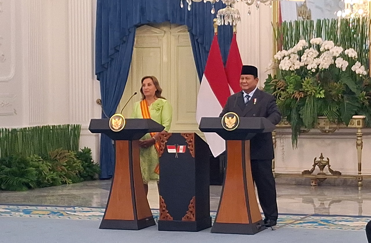 Penghormatan Diplomatik, Presiden Peru Terima Bintang Kehormatan Adipurna dari Prabowo