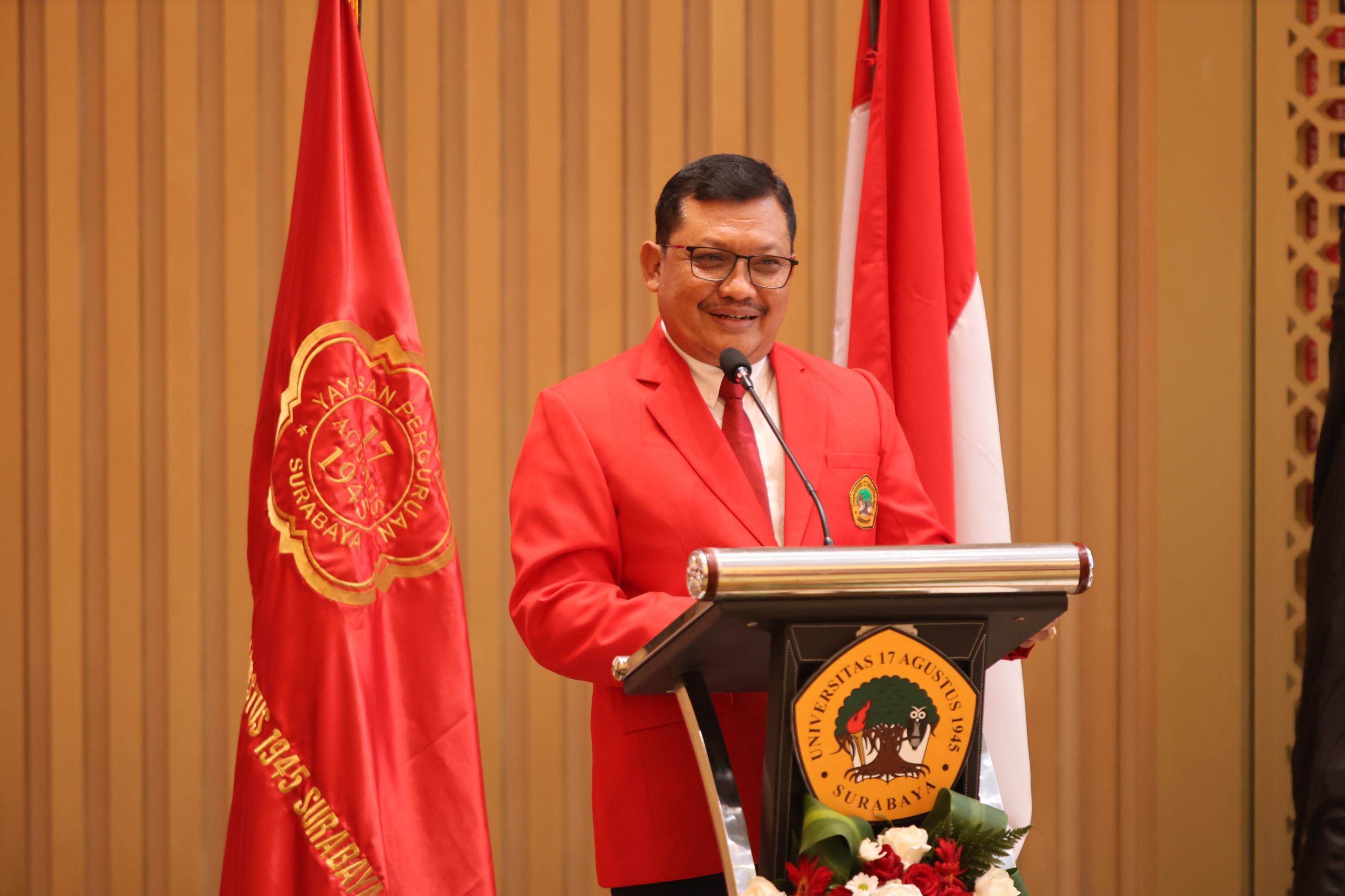 Rektor Untag Surabaya Prof Nugroho Raih Academic Leader 2024