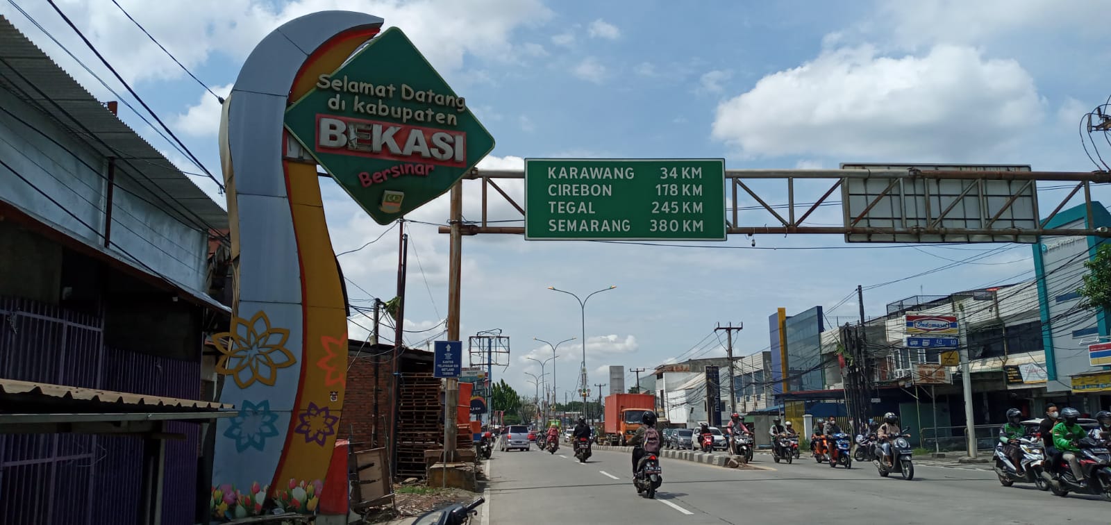 Jalur Mudik Jalan Ir H Juanda Bekasi Mulai Ramai Pemudik