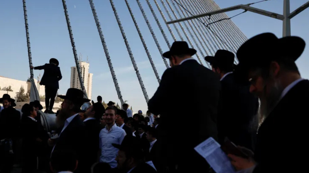 200 Ribu Yahudi Ultra-Ortodoks Demo Tolak Wajib Militer di Yerusalem