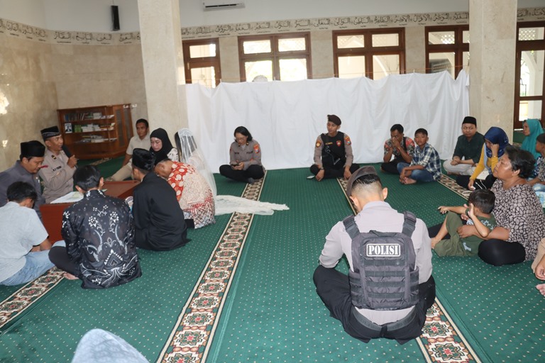 Tahanan Narkoba Menikah di Masjid Polres Kediri Kota