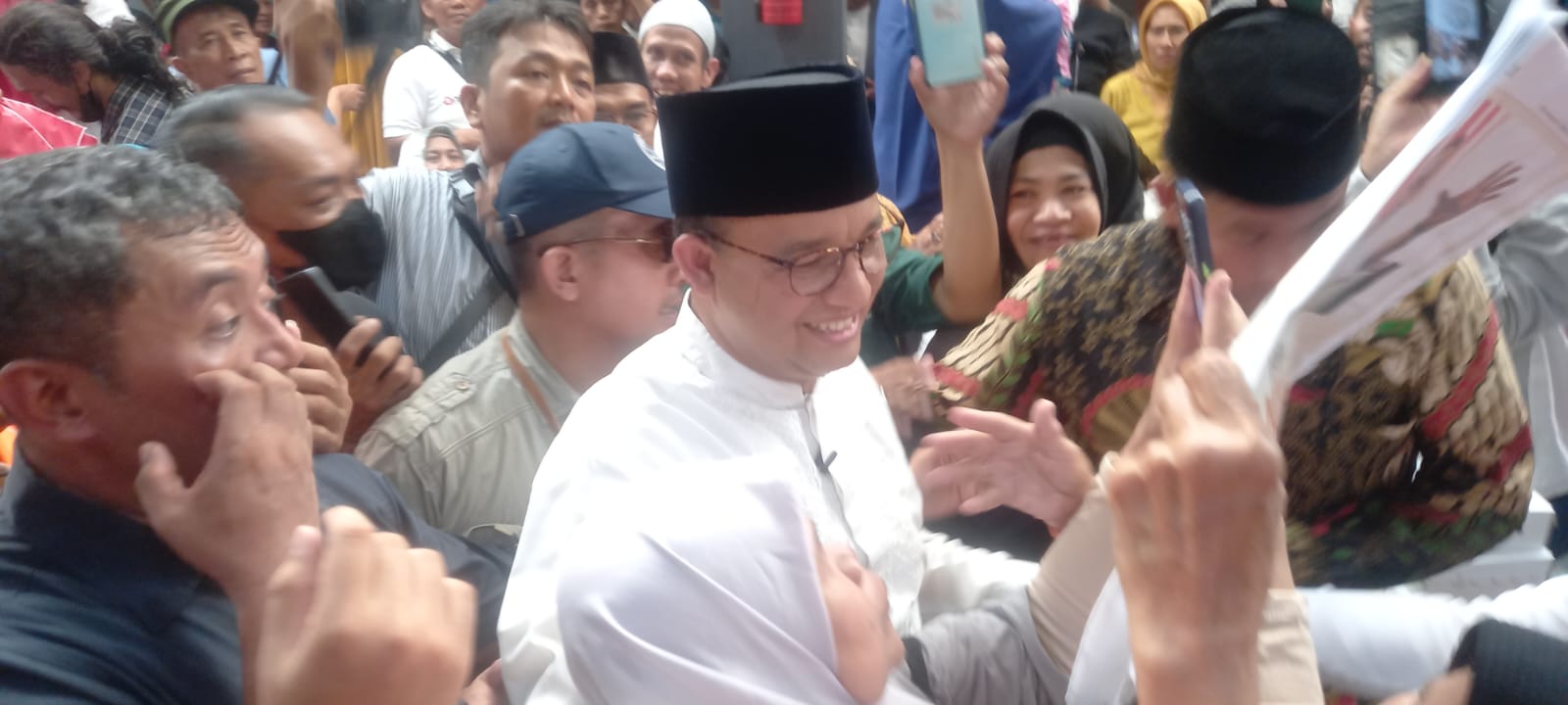 Pesan Anies Baswedan di Sentra Wisata Kuliner Surabaya