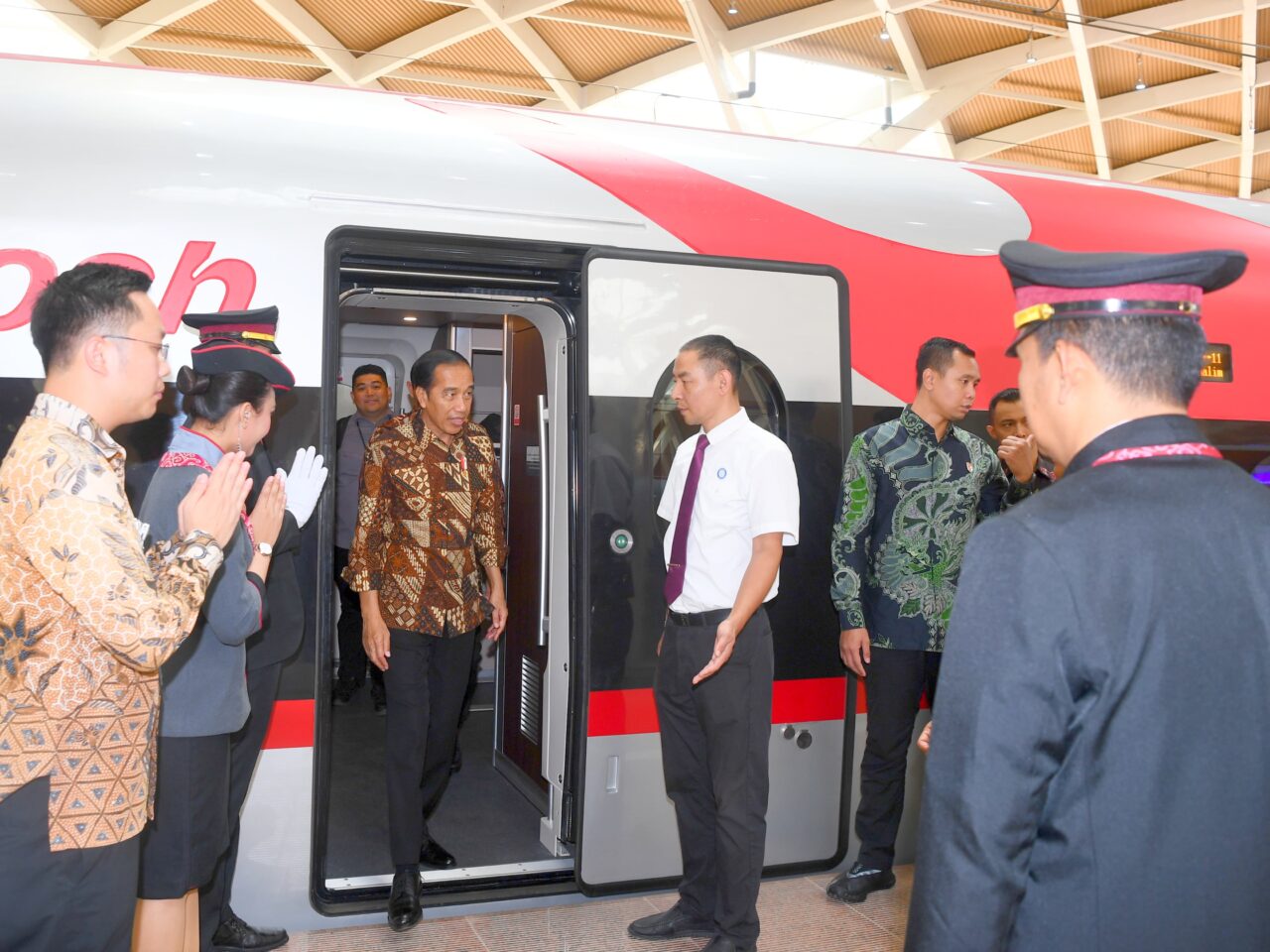 Jokowi: Kereta Cepat Bukan untuk Cari Untung, tapi Investasi Sosial Bangsa