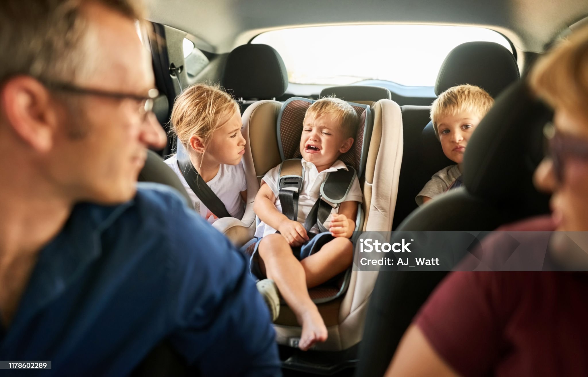 Jalanan Macet, Anak Rewel karena Gerah, Ini Tip Buat Orang Tua agar Tenang