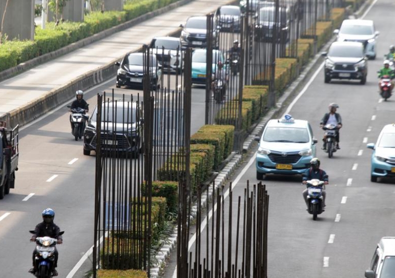 Jejak Pilu Monorel Jakarta: Puing Estetika dan Janji Ruang Hijau di Rasuna Said