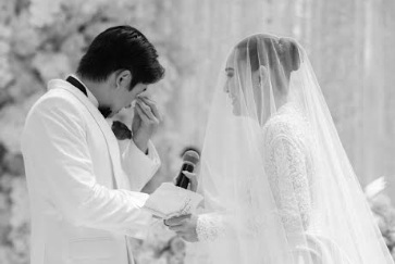 Detik-Detik Amanda Manopo dan Kenny Austin Menikah dalam Prosesi Pemberkatan, Kalimat Ini Bikin Baper!