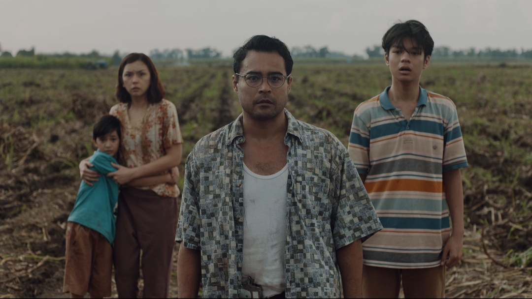 Outside, Film Zombie Pertama dari Filipina tentang Kisah Keluarga yang Bertahan dari Wabah Zombie