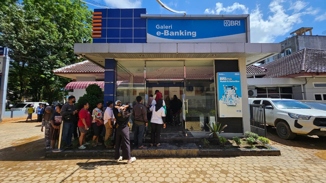 BRIsat Jadi Tulang Punggung Layanan BRI Saat Bencana di Sumatra