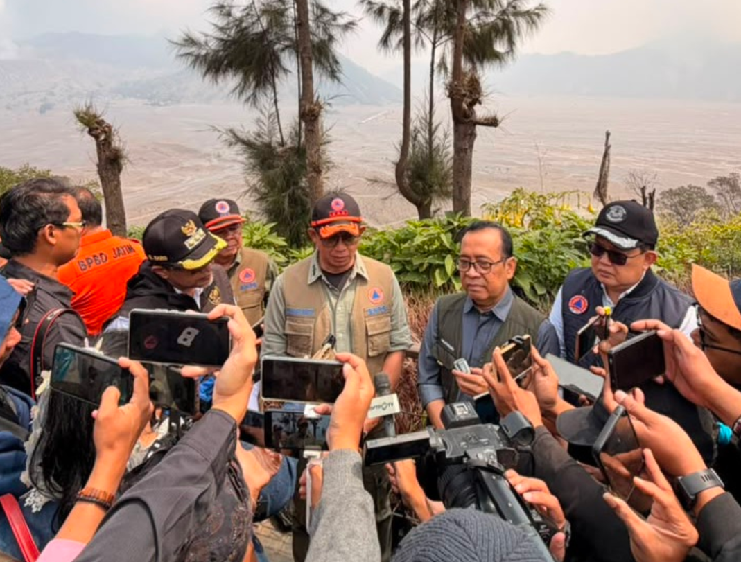 Muncul Isu Liar Pratikno Sakit dan Mundur: Saya di Bromo Tangani Kebakaran