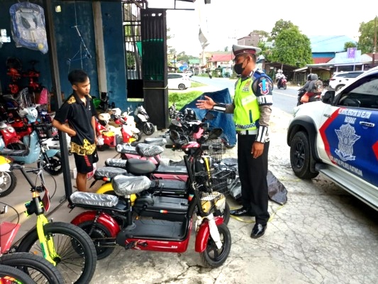 Polisi Larang Anak Sekolah Kendarai Sepeda Listrik di Jalan Raya