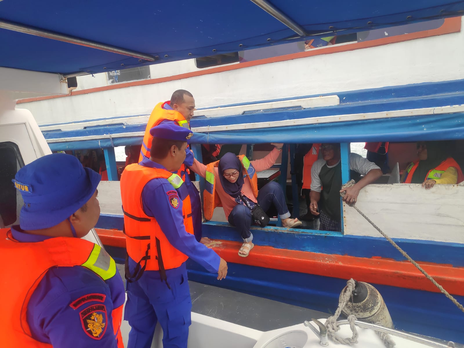 Patah Kemudi, KM Raksasa Terombang Ambing di Kepulauan Seribu Berhasil Dievakuasi