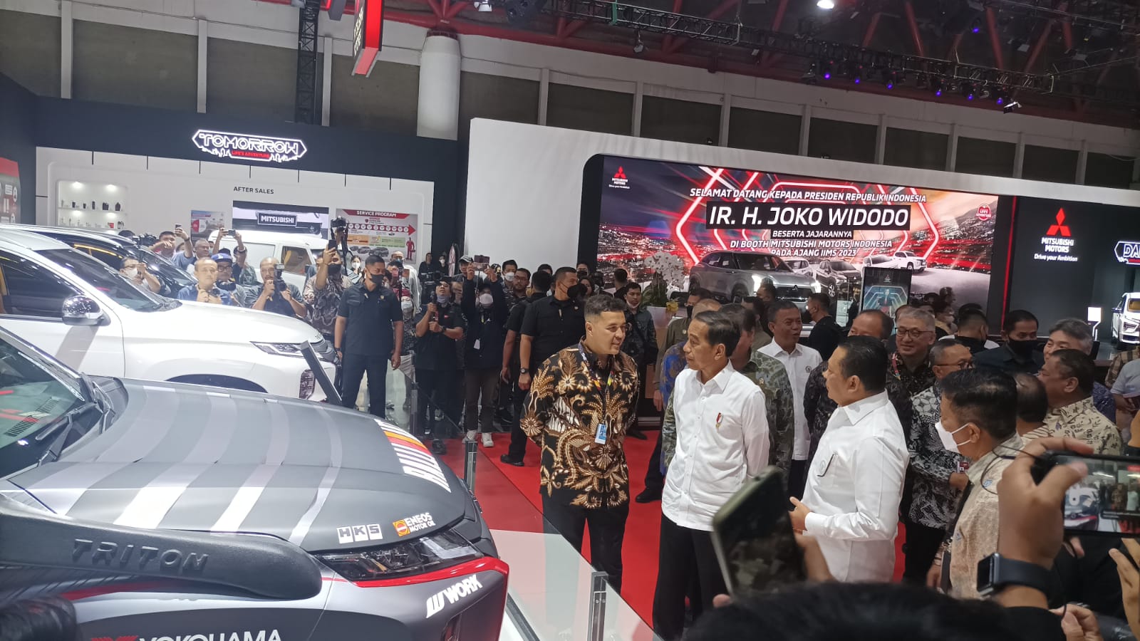 Jokowi Sebut Prospek Industri Otomotif Indonesia Cerah dan Meningkat, Buktinya Macet di Mana-mana