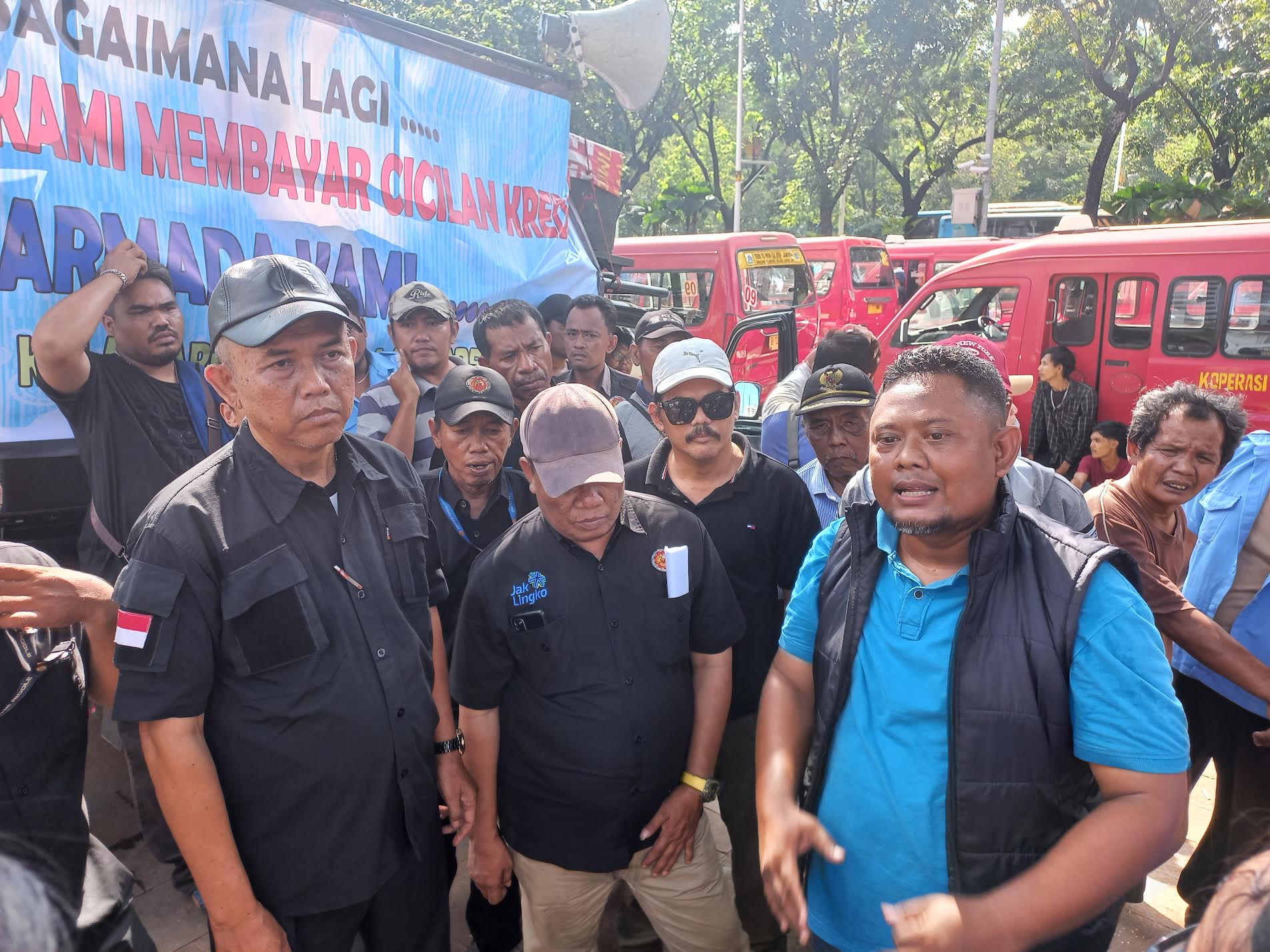 Sudah Melakukan Peremajaan Armada Mobil, Sopir Angkot Jakarta Utara Merasa Terzalimi