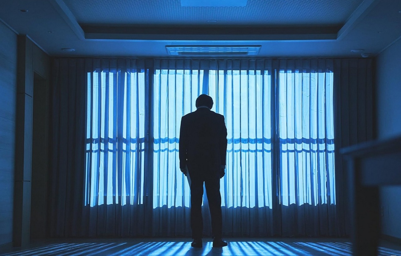 Review Film Wall to Wall, Ketika Himpitan Apartemen Horor Jadi Simbol Tekanan Ekonomi