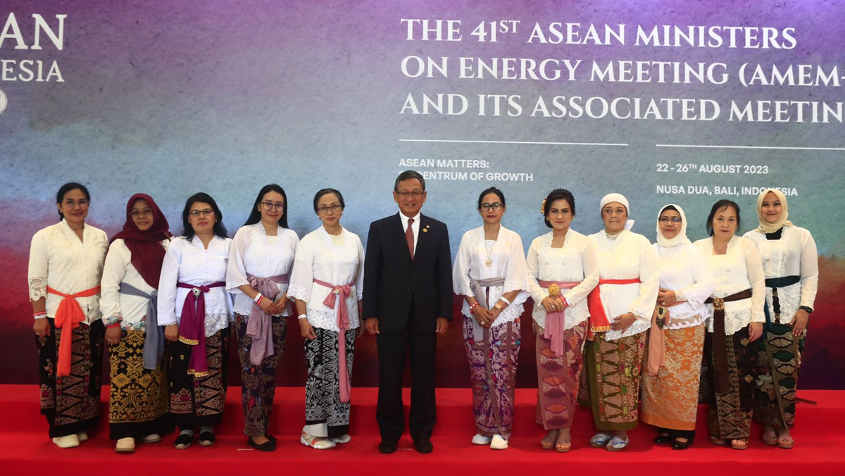 Spouse Program ASEAN Ministers on Energy Meeting ke-41 di Bali, Istri Dirut PLN Dukung Pelaku Kesenian Bali